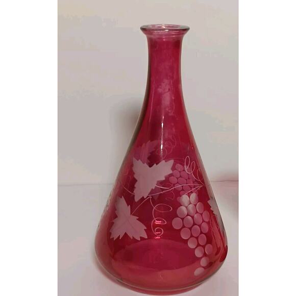 Vintage Red Decanter Etched Grapes Vines 3 Cordial Glasses NO STOPPER - Picture 2 of 11